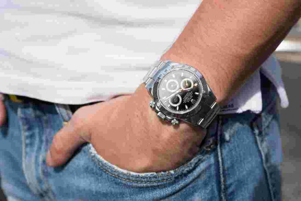 Replica Rolex Daytona Reference 116520 Watch Guide 2017