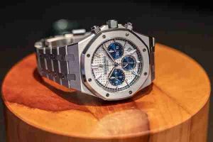 Replica Audemars Piguet Royal Oak Selfwinding Chronograph White And Silver Dial 38mm Watches For 2019 Women's Day