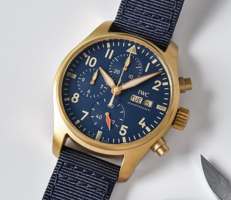 Replica IWC Pilot's Classic Watch Chronograph 41 Bronze Blue Dial IW388109 Guide 2