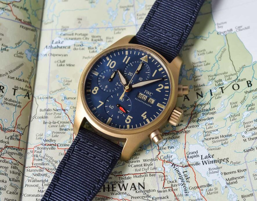 Replica IWC Pilot's Classic Watch Chronograph 41 Bronze Blue Dial IW388109 Guide 3