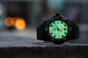 Replica TAG Heuer Aquaracer Automatic Professional 300M Night Diver 43mm Review 2
